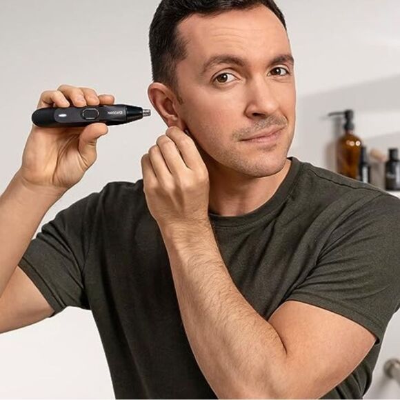 Manscaped The Weed Whacker Electric Nose & Ear HairTrimmer - Picture 5 of 14